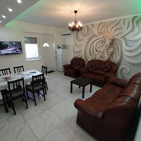 Emmabella Apartmanok Eger Chambre photo