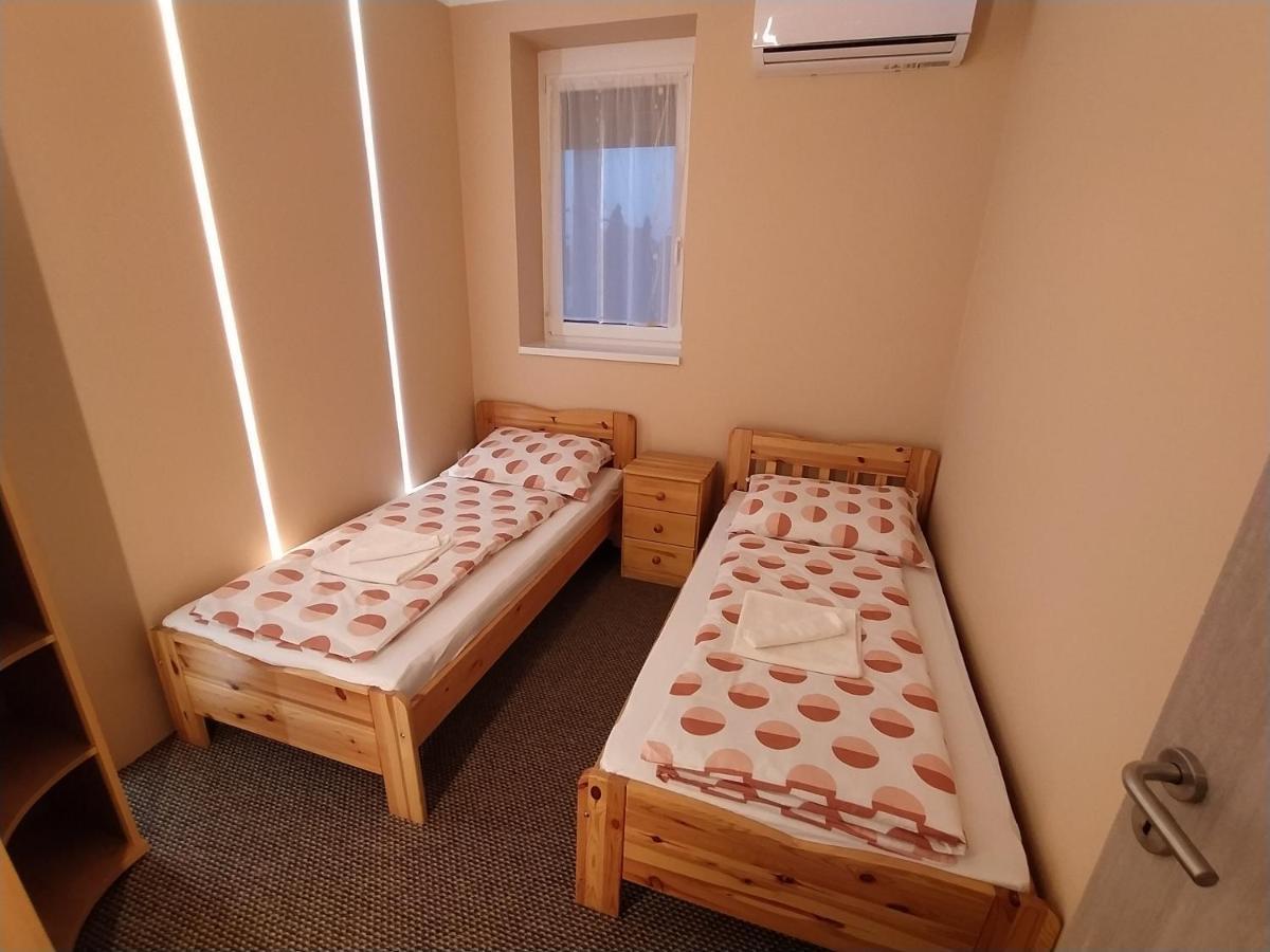 Emmabella Apartmanok Eger Extérieur photo