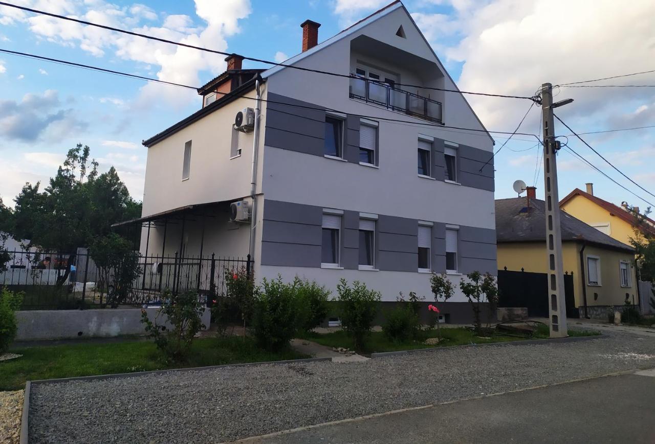 Emmabella Apartmanok Eger Extérieur photo